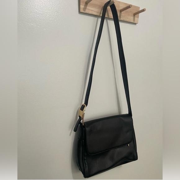 Aurielle Classic Black Shoulder Bag - Picture 1 of 6